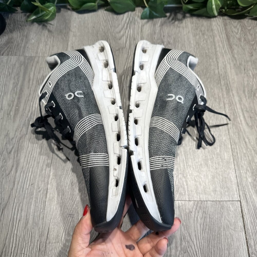 On Running CloudGo Men's Size 11.5 Running Athlet… - image 10